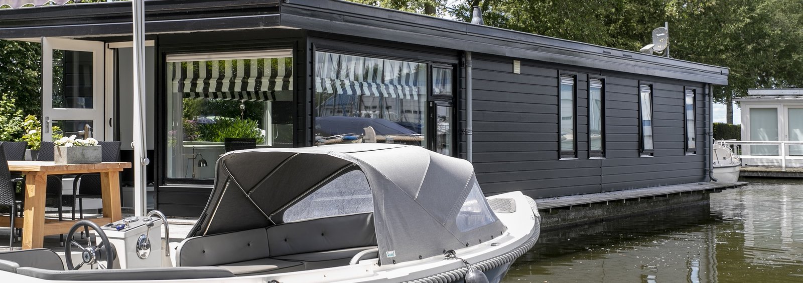Vakantiehuis aan het water in Friesland huren